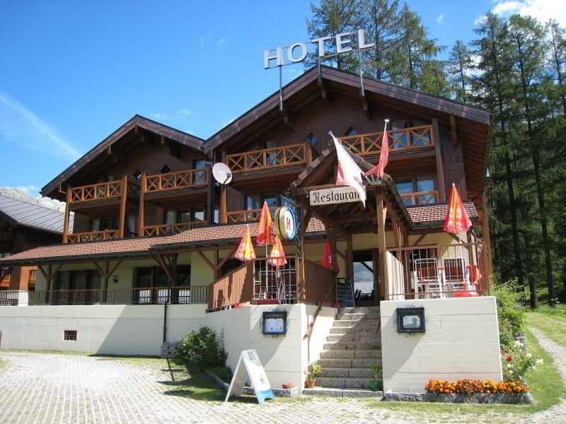 Hotel Alpenhof Oberwald Exterior photo